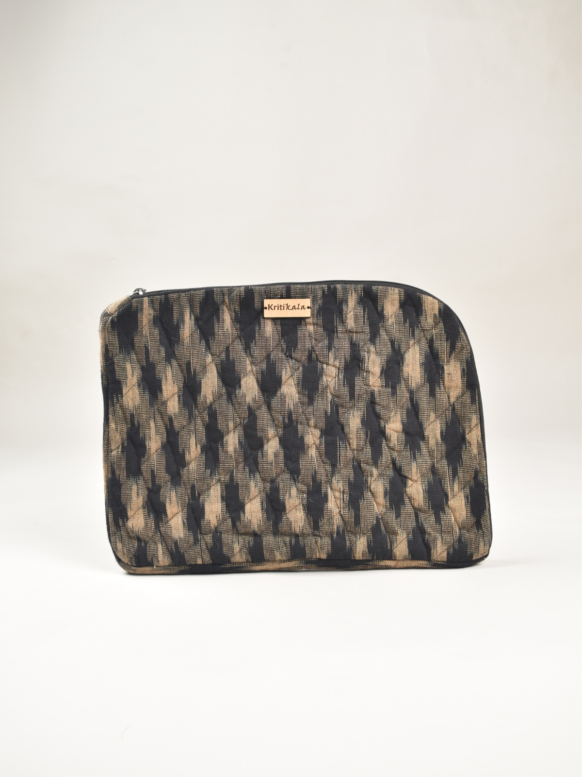 laptop sleeve with brand wooden print