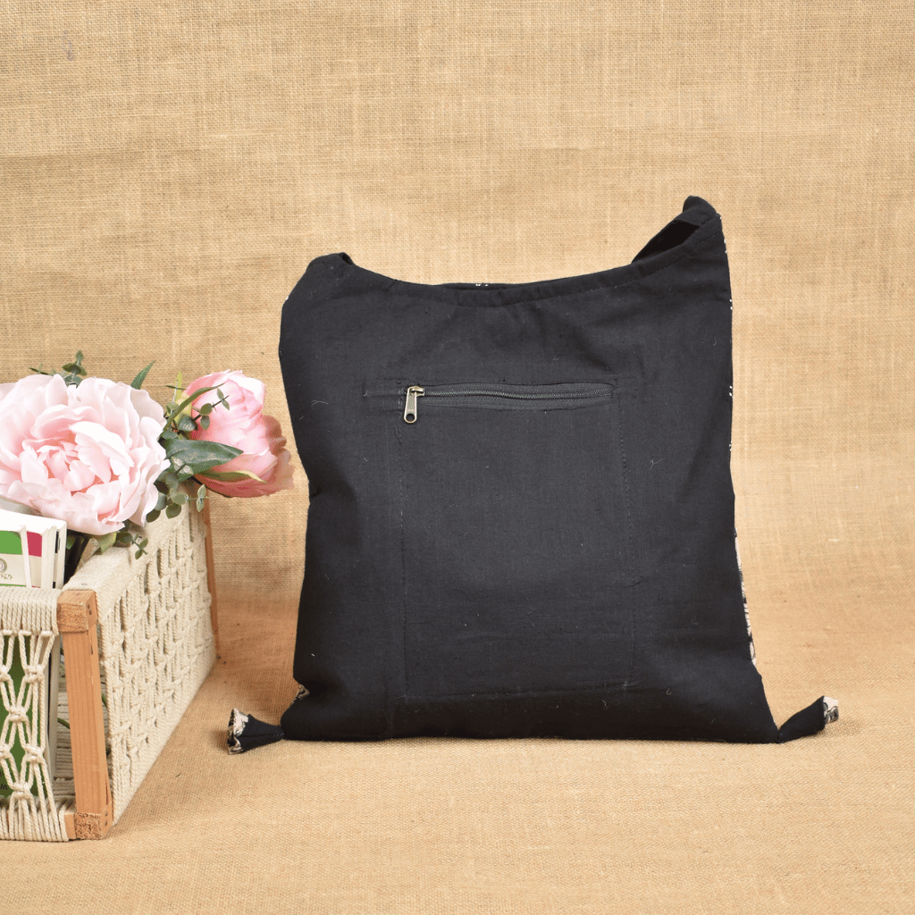 Black and White Kalamkari Sling Bag With Embroidery - pockets
