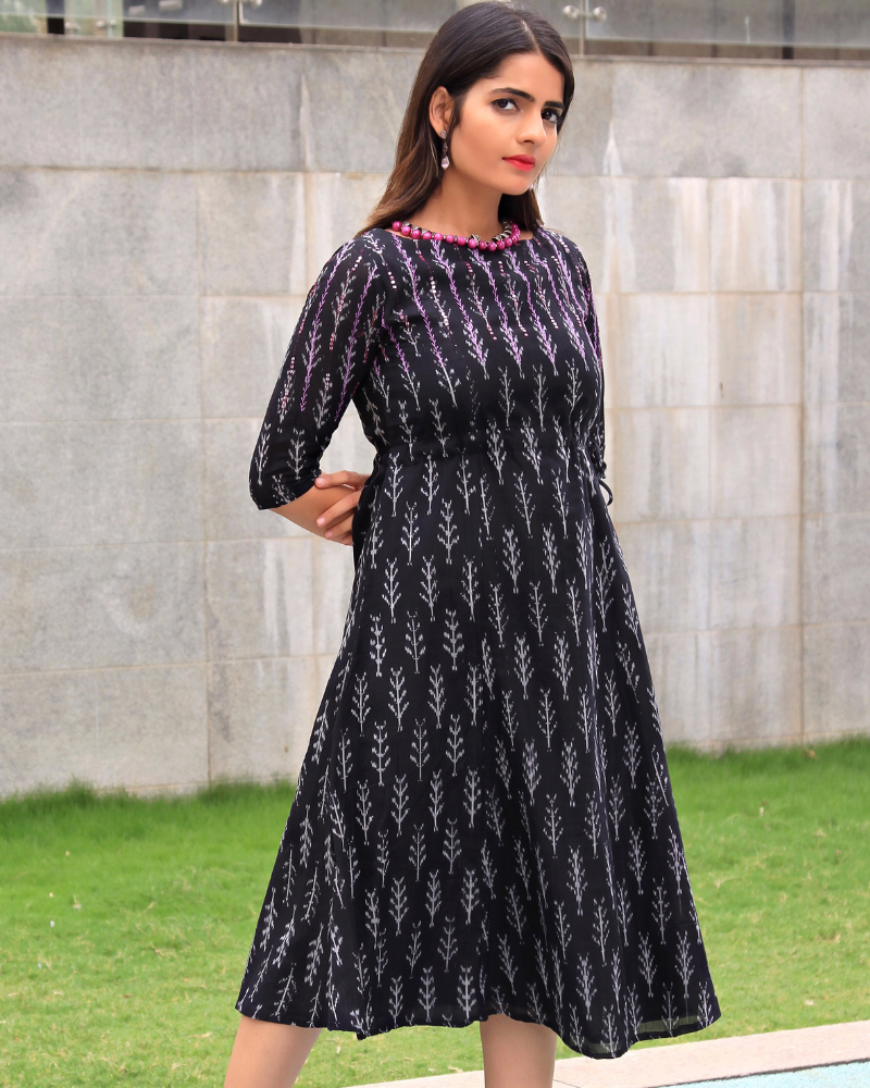 BLACK LEAF IKAT DRESS