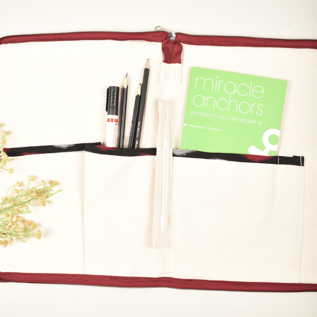 Black ikat file folder - pockets
