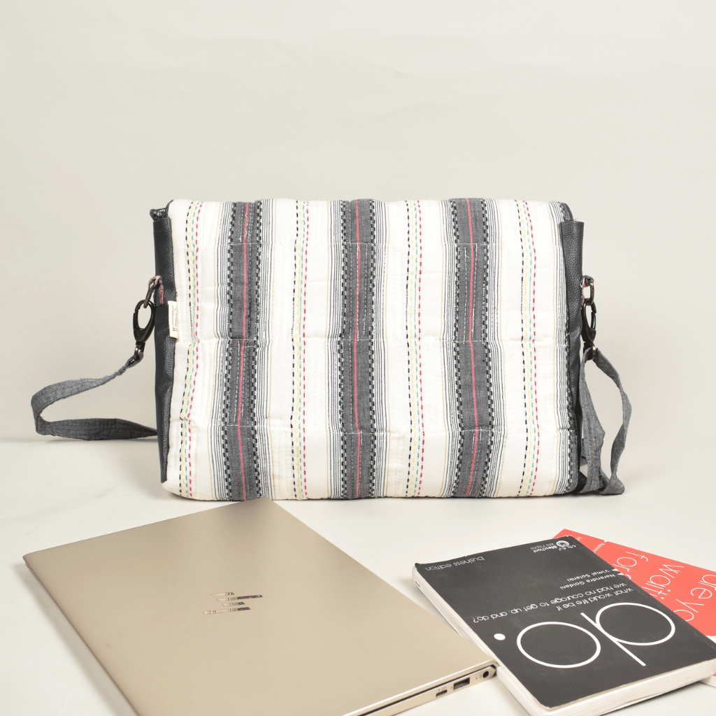 "Samarth" laptop bag in white cotton and faux leather - back