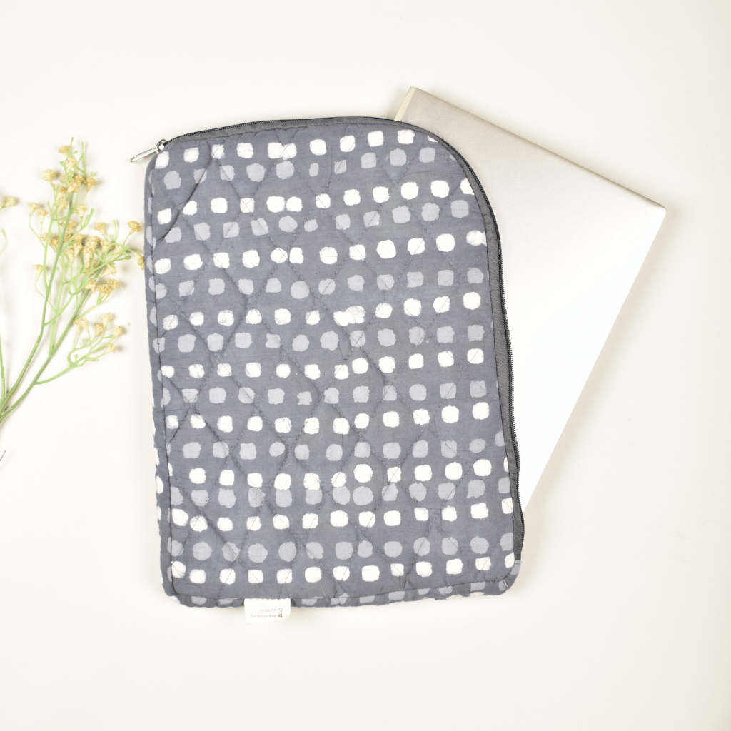 Grey Kalamkari Laptop Sleeve - zip