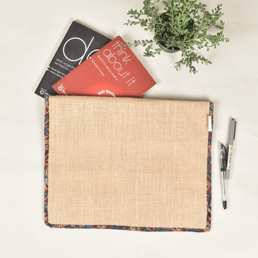Jute slip folder with Maroon kalamkari borders - back
