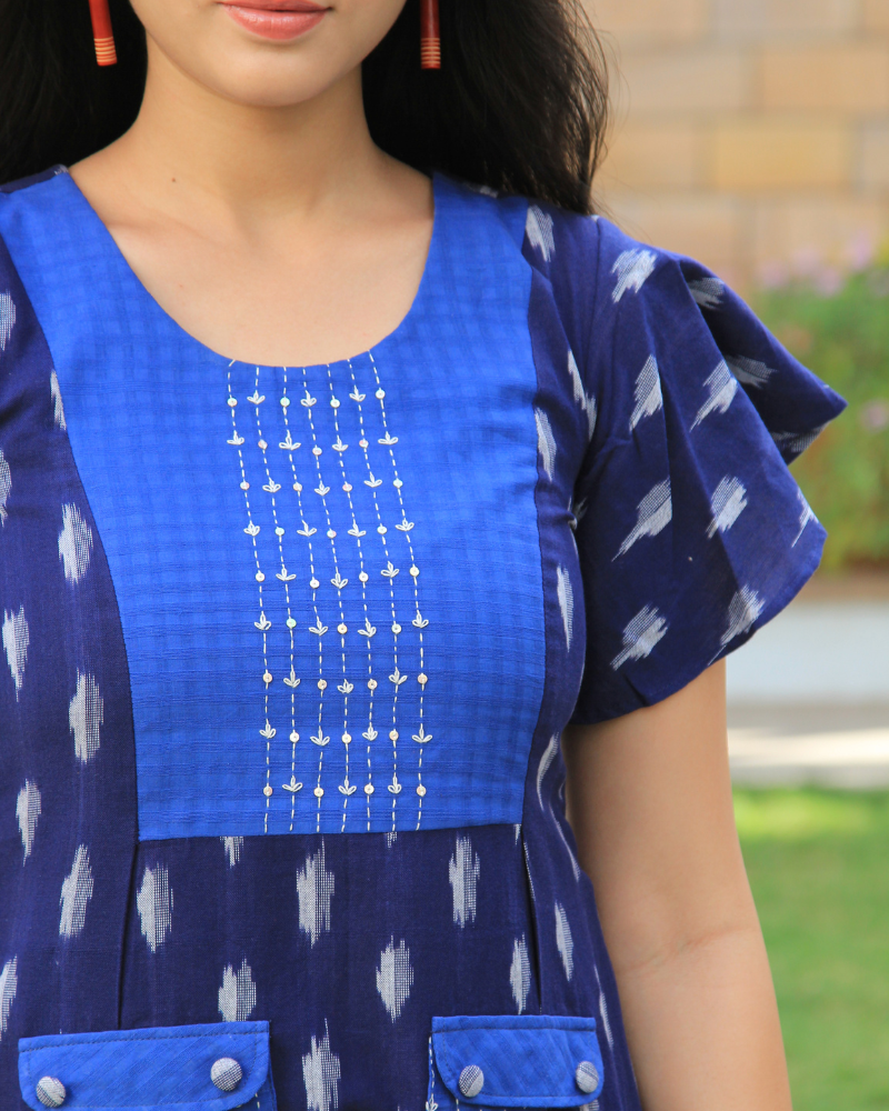 Blue ikat pleated embroidery dress with pockets