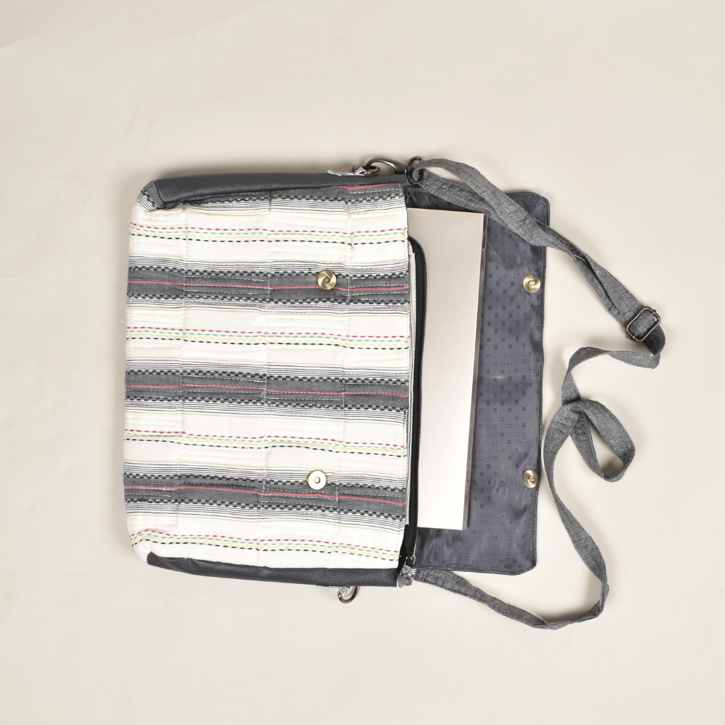 "Samarth" laptop bag in white cotton and faux leather - inside