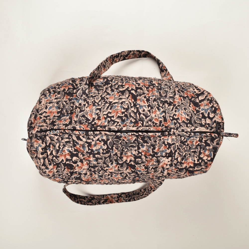 Black Kalamkari Duffel bag - closure