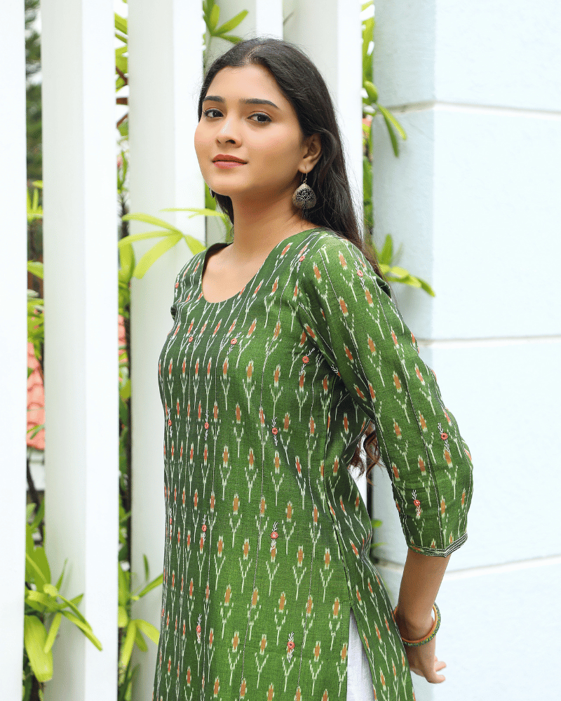 Hand Embroidery Mehndi green ikat silk kurta - side