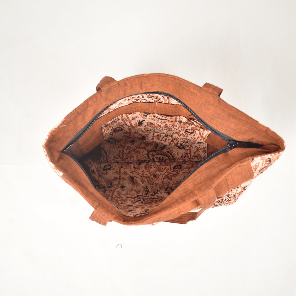 Quilted Rust Kalamkari Purse Bag With Pockets - inside
