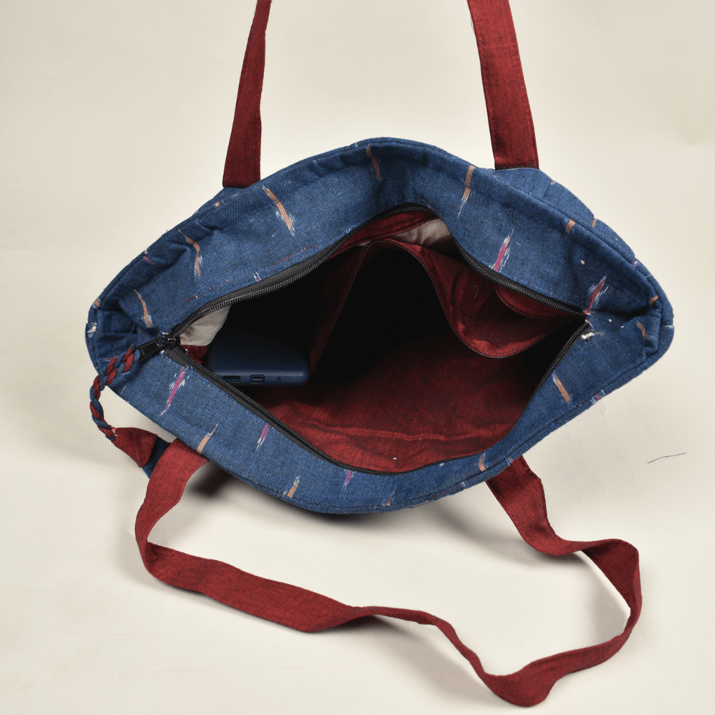 Blue Ikat quilted laptop bag - inside