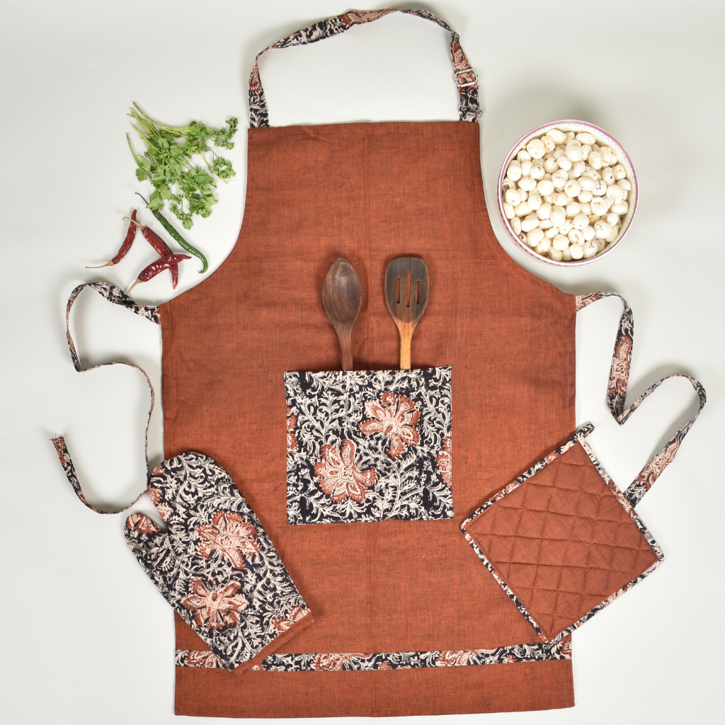 Apron, Oven Glove And Pot Holder Set In Rust Cotton With Kalamkari