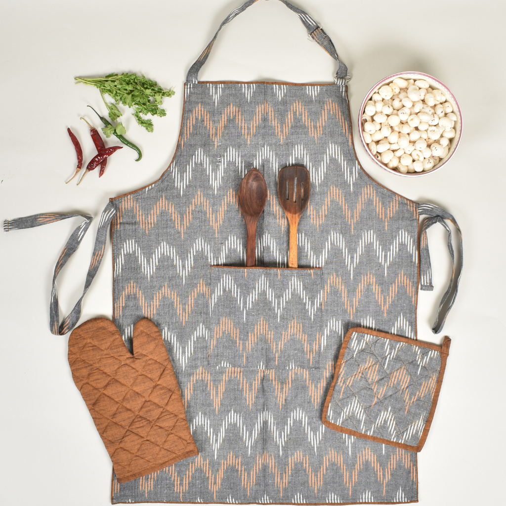 Apron, Oven Glove And Potholder Set In Grey cotton Ikat