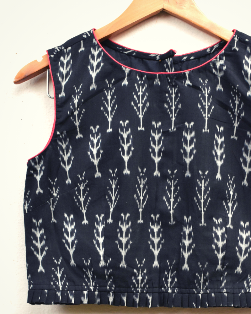 Black ikat blouse with buttons - collar