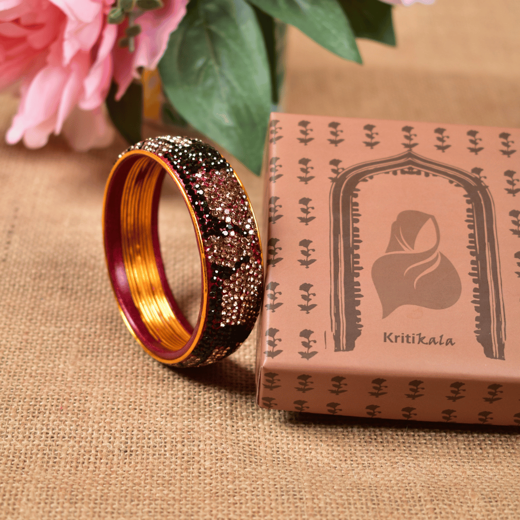 Ethnic Black toned stone studded kada made with lac - Artizen