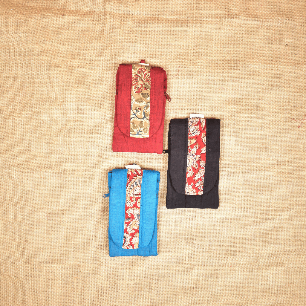 Cell phone pouch gift set