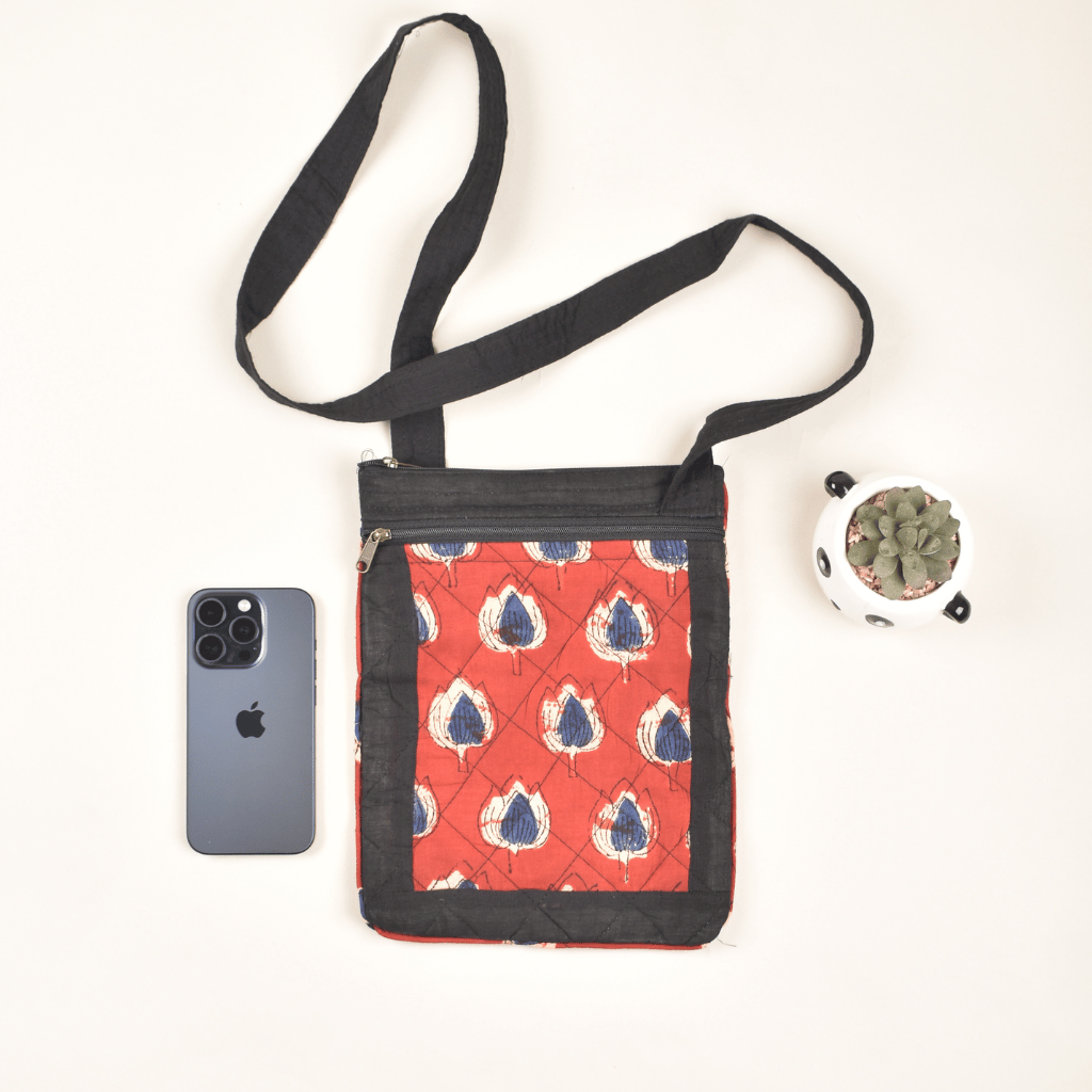 Black kalamkari sling bag - zips