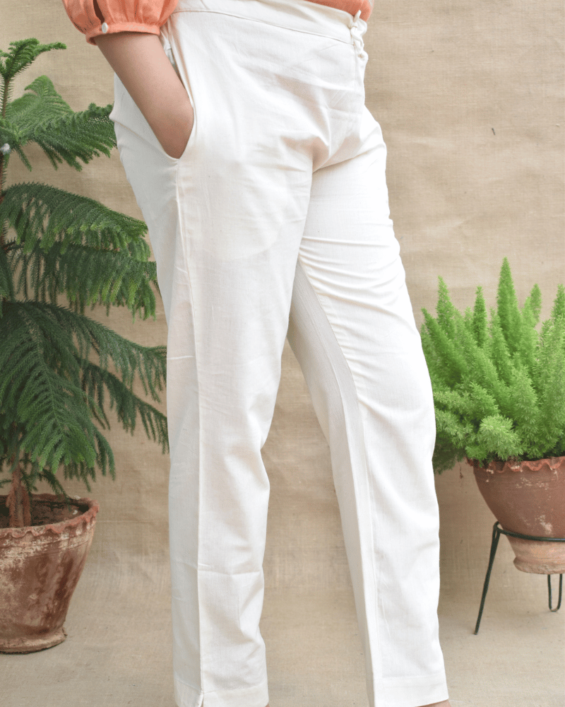 Off-White cotton pant with two pockets