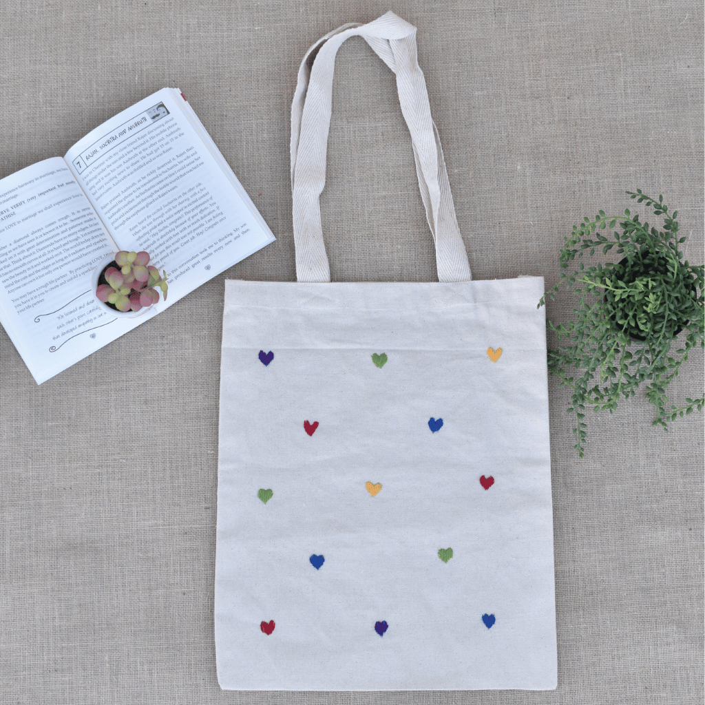 White canvas tote bag - hearts embroidery