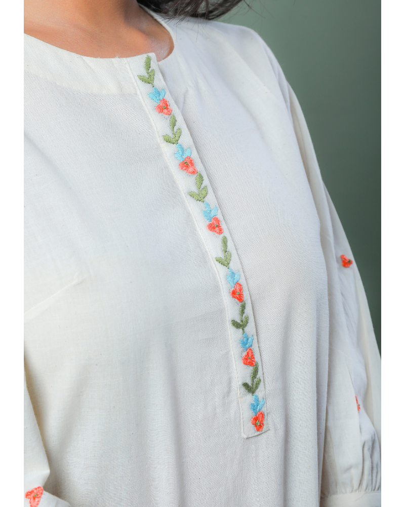Off white embroidery tunic - neck