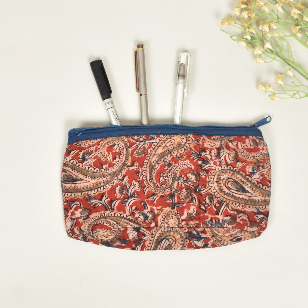 Red kalamkari cotton quilted pouch - closure