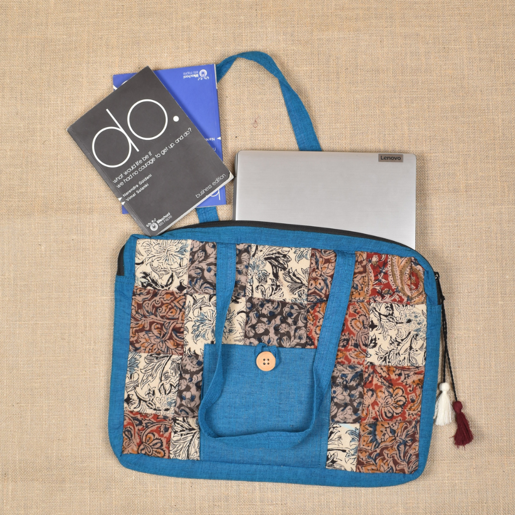 Patchwork quilted laptop bag - blue