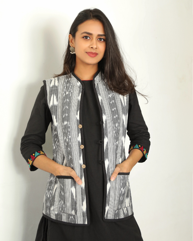 Reversible quilted jacket in grey & black ikat - pockets