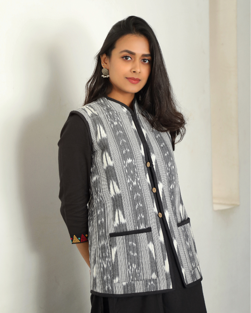 Reversible Nehru collar quilted jacket in grey & black ikat