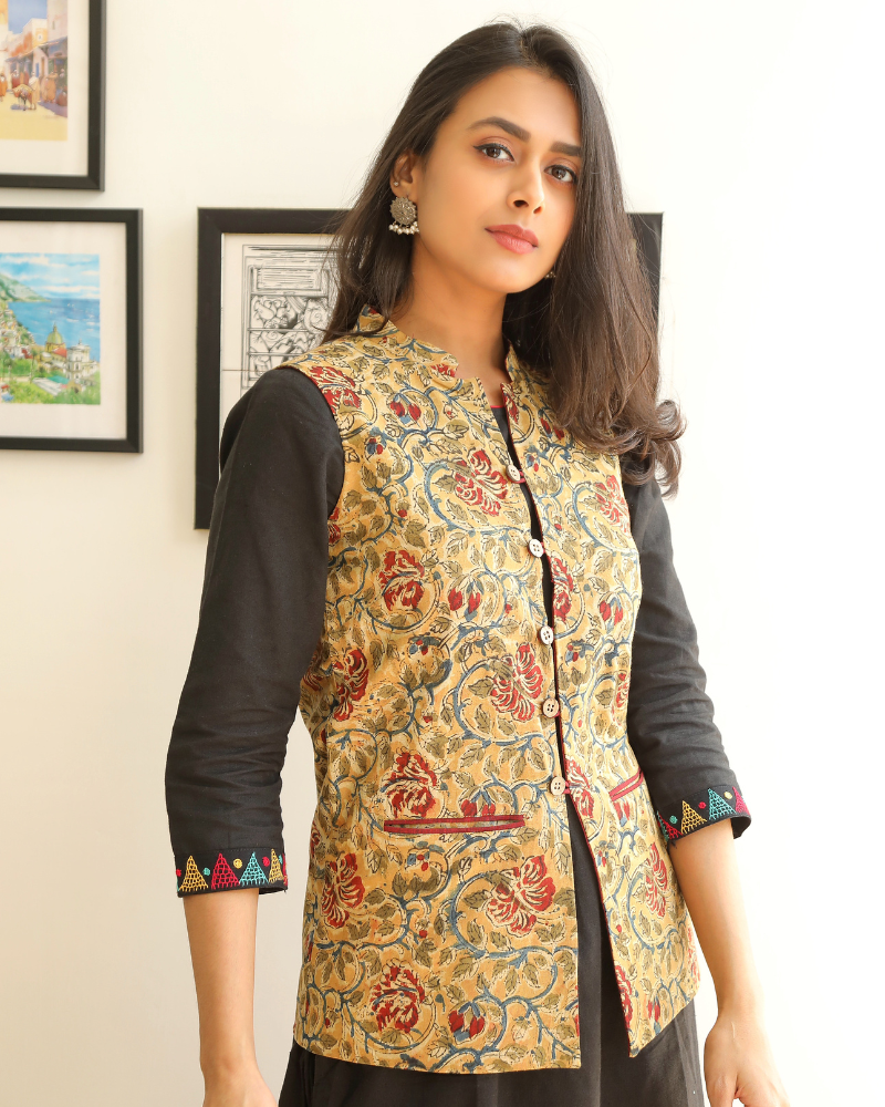 Reversible nehru jacket in red yellow kalamkari