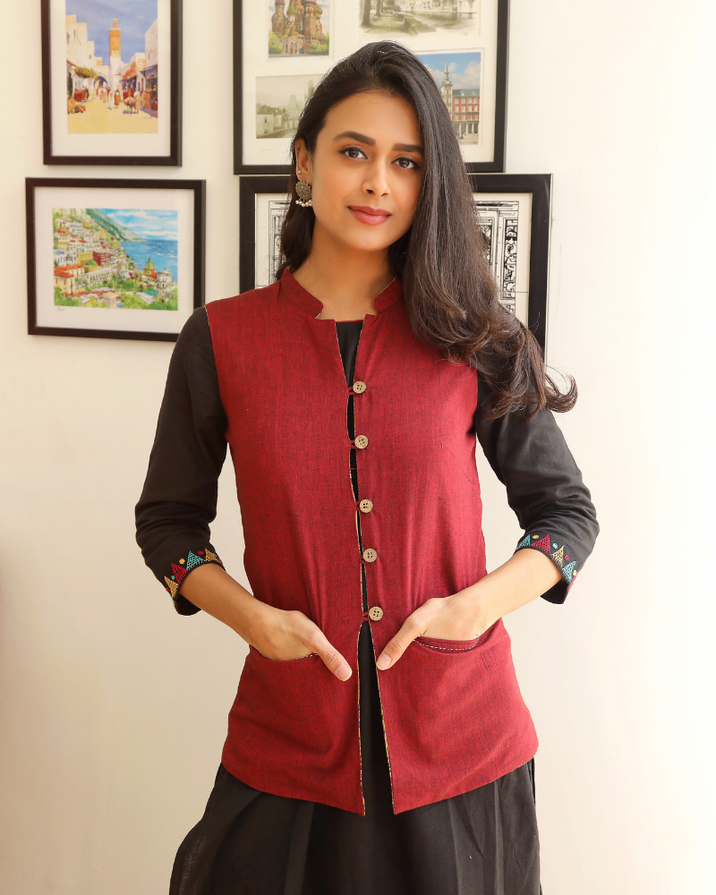 Reversible in red & yellow kalamkari - button