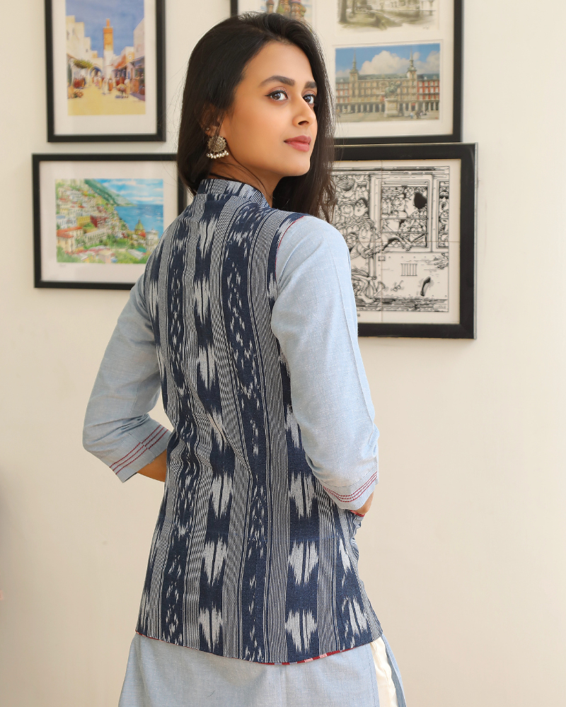 Reversible  jacket in blue & red ikat - side