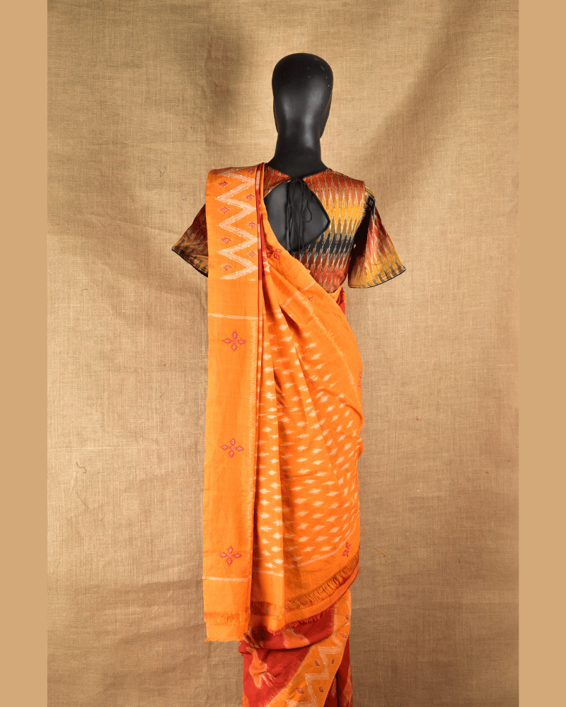 Red ikat saree with Yellow Border - Back pallu