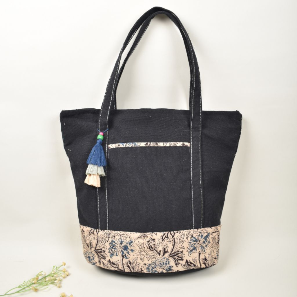 Large blue tote bag of canvas with kalamkari design