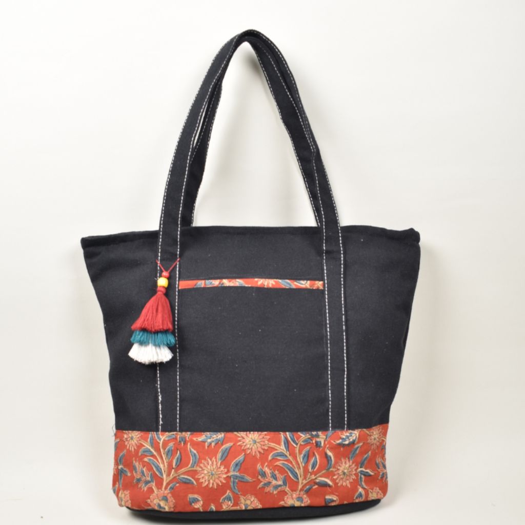 Large red tote bag of canvas with kalamkari design