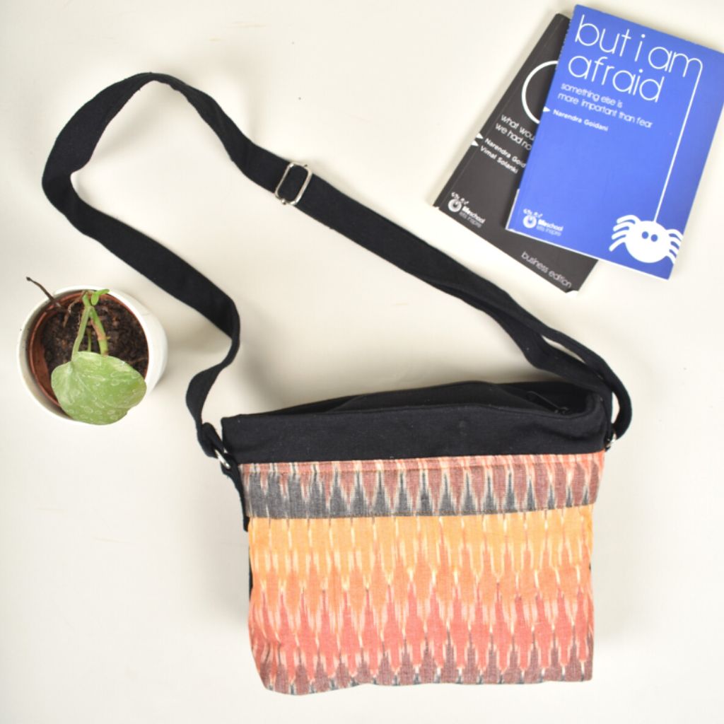 Four pocket canvas purse with ikat design - back