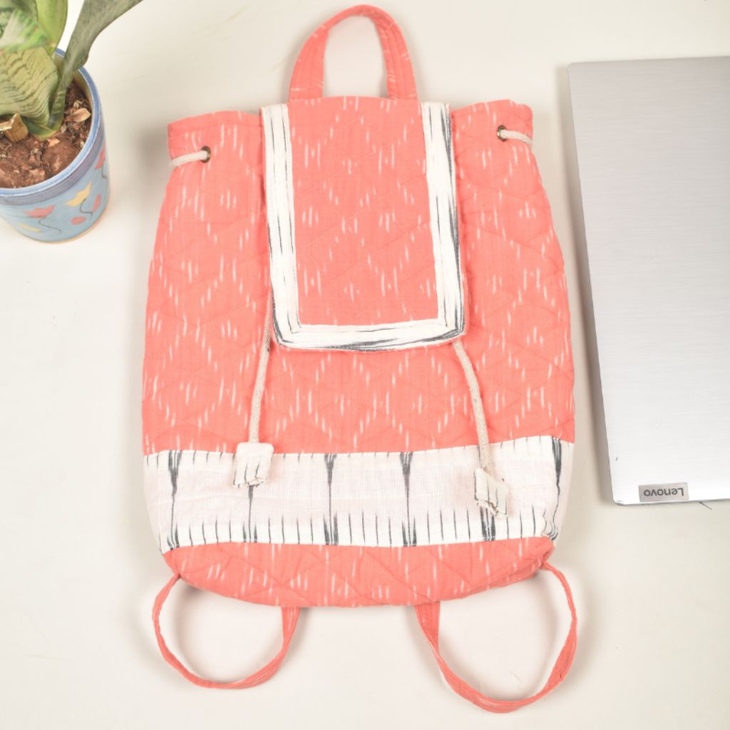 Quilted backpack bag in pink ikat cotton - front