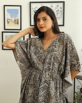Short kaftan in blue kalamkari cotton - side