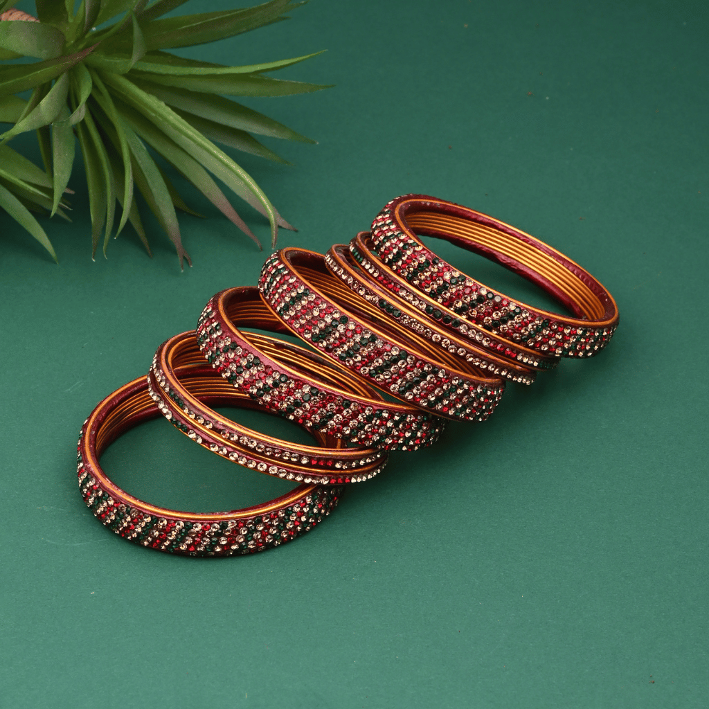Set of  eight bangles in green & red tones - Women