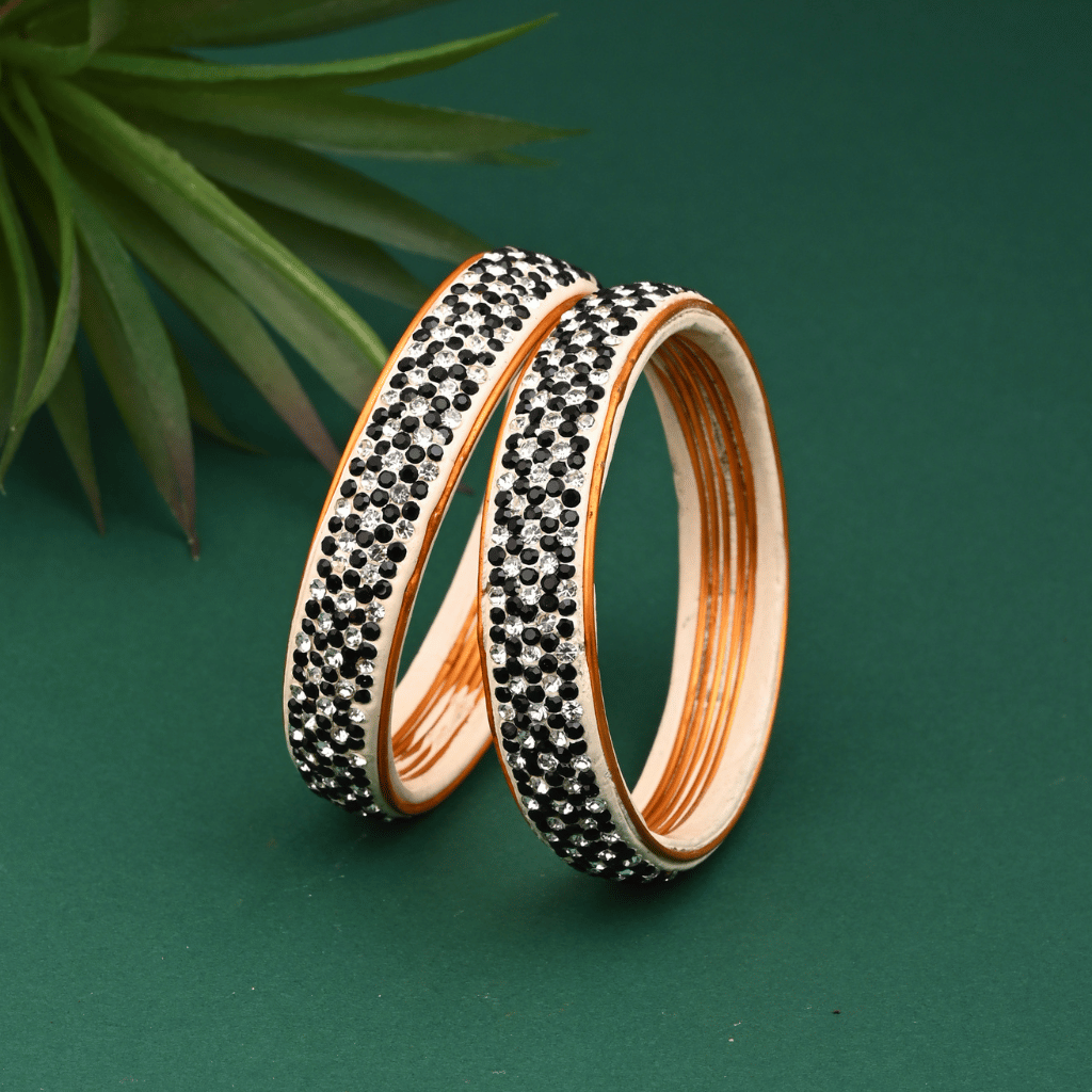 Pair of broad Lac Bangles in Black and White tones - Lac