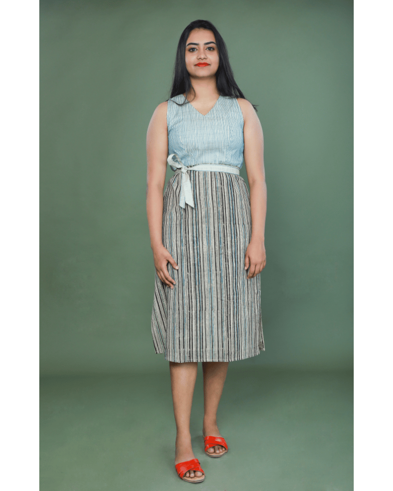 SLEEVELESS SHORT DRESS IN STRIPED KALAMKARI FABRIC