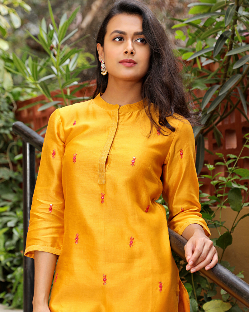 Yellow chanderi silk kurta with hand embroidery
