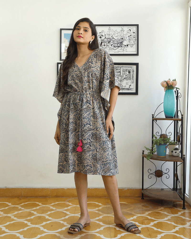 Short kaftan in blue kalamkari cotton - front