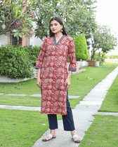 Red kalamkari overlapped V Collar kurta - Kritikala