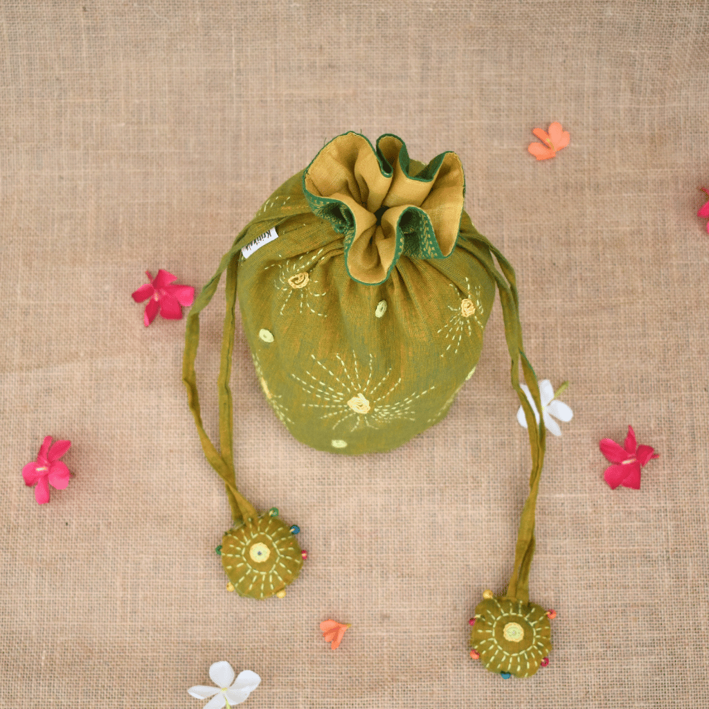Handmade potli with tassels in Mangalagiri cotton