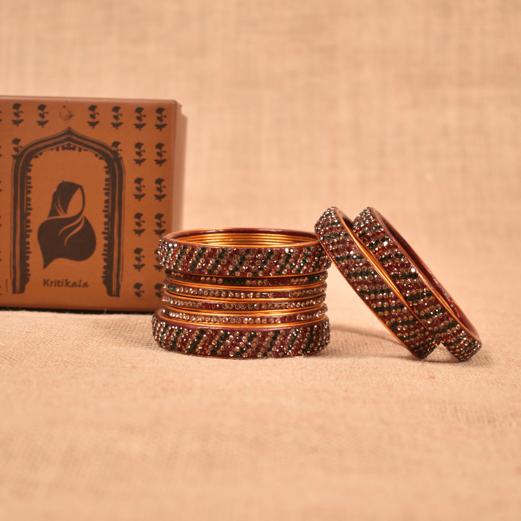 Set of  eight bangles in green & red tones