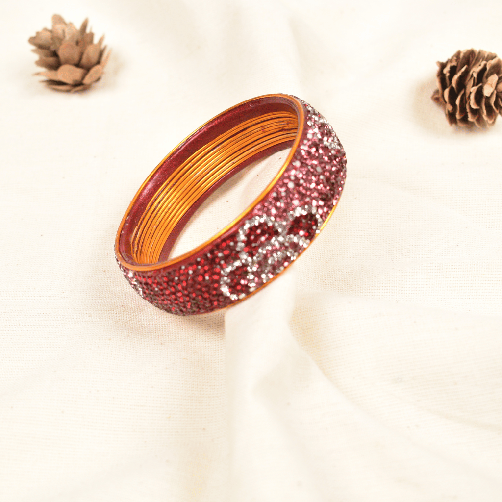Maroon 9 line Lac Bangle