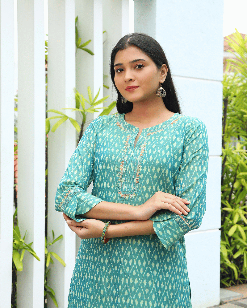 Teal Straight Fit Mercerized Ikat Printed Kurta - sleeves