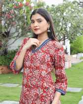 Red kalamkari overlapped V Collar kurta - sleeves