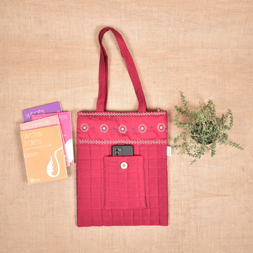 Maroon silk embroidered tote bag - pocket