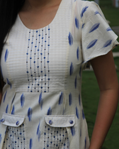 White ikat pleated embroidery dress 