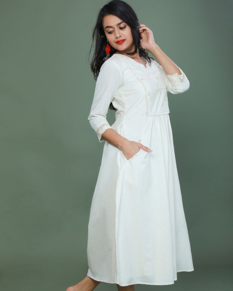 MIRROR WORK DRESS IN OFFWHITE MUSLIN WITH BACK BUTTONS