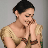 Set of eight bangles in green & maroon tones - Lac 